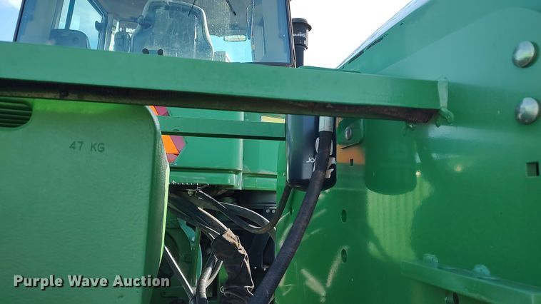 image for item LK9446 2005 John Deere 9620  4WD tractor