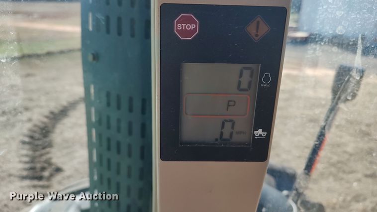 image for item LK9446 2005 John Deere 9620  4WD tractor