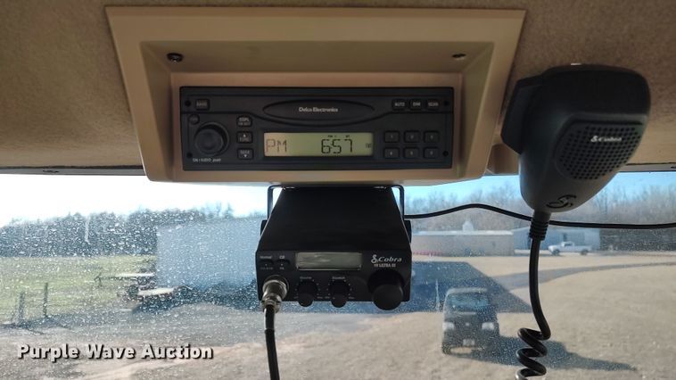 image for item LK9446 2005 John Deere 9620  4WD tractor