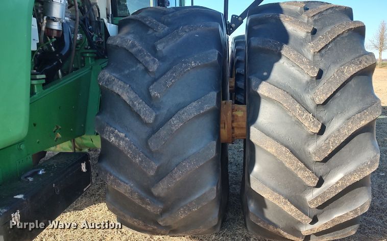 image for item LK9446 2005 John Deere 9620  4WD tractor