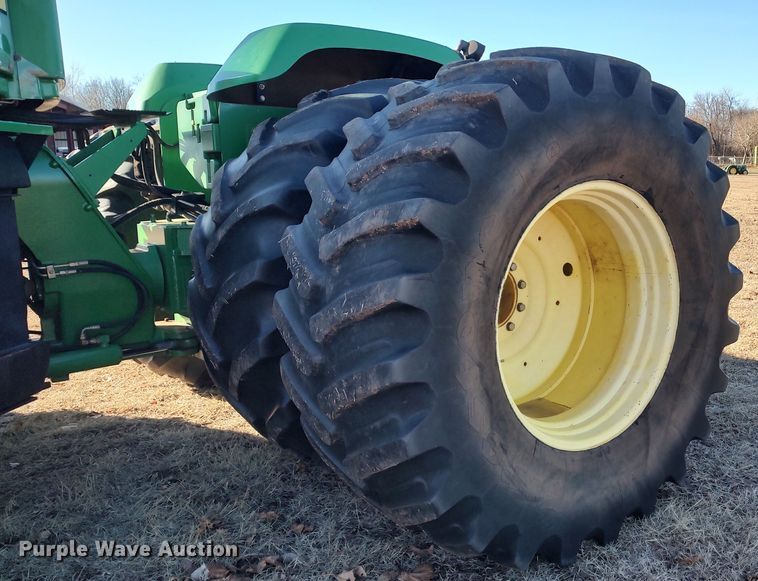 image for item LK9446 2005 John Deere 9620  4WD tractor