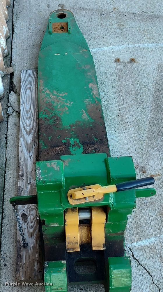 image for item LK9446 2005 John Deere 9620  4WD tractor