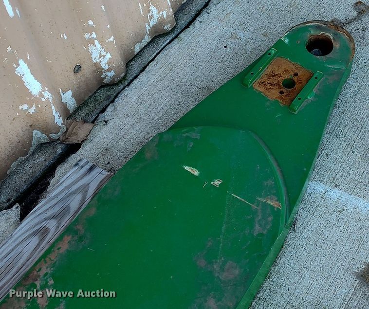 image for item LK9446 2005 John Deere 9620  4WD tractor