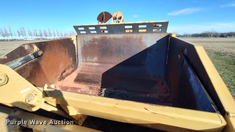 image for item LK9447 Icon 18D Earthmover  scraper