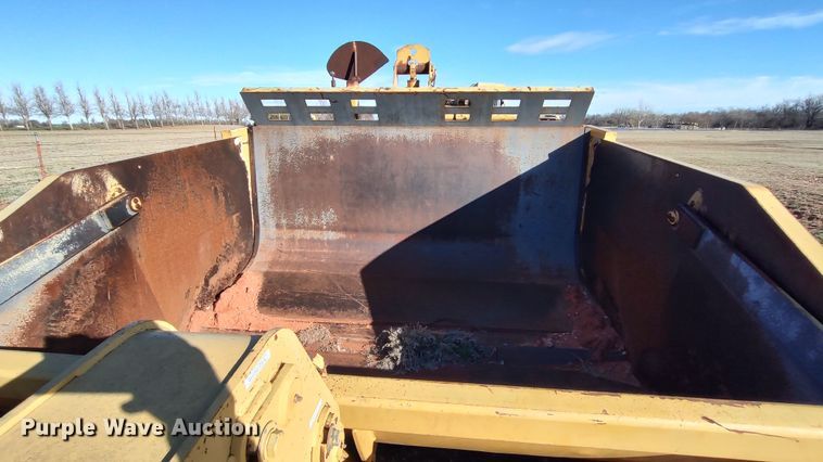 image for item LK9447 Icon 18D Earthmover  scraper