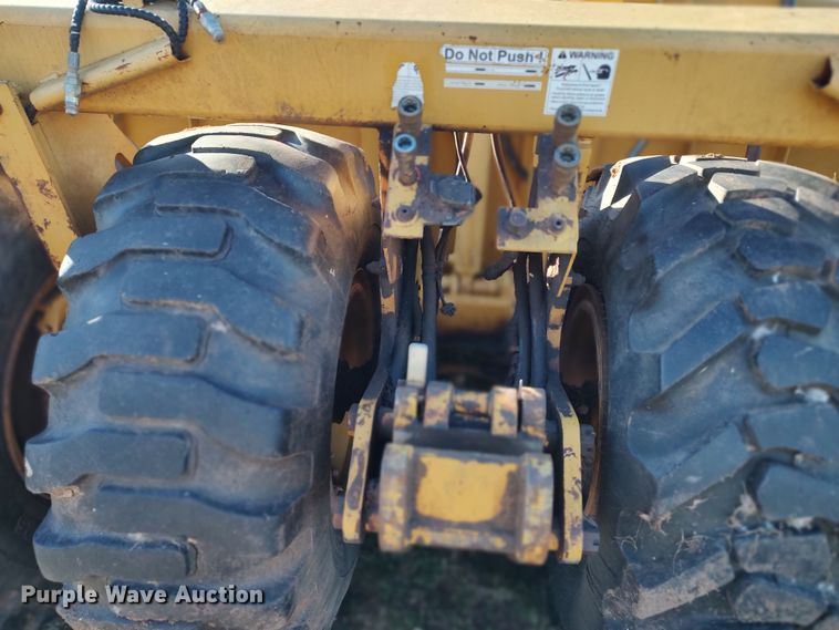 image for item LK9447 Icon 18D Earthmover  scraper