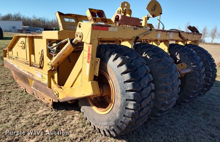 image for item LK9448 Icon 18D Earthmover  scraper