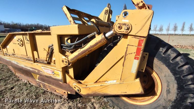 image for item LK9448 Icon 18D Earthmover  scraper