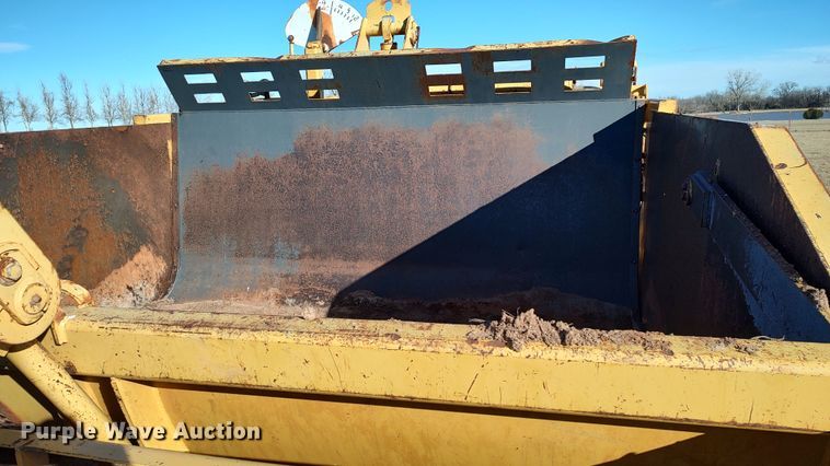 image for item LK9448 Icon 18D Earthmover  scraper