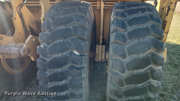 image for item LK9448 Icon 18D Earthmover  scraper