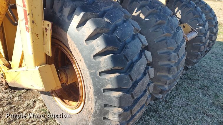 image for item LK9448 Icon 18D Earthmover  scraper