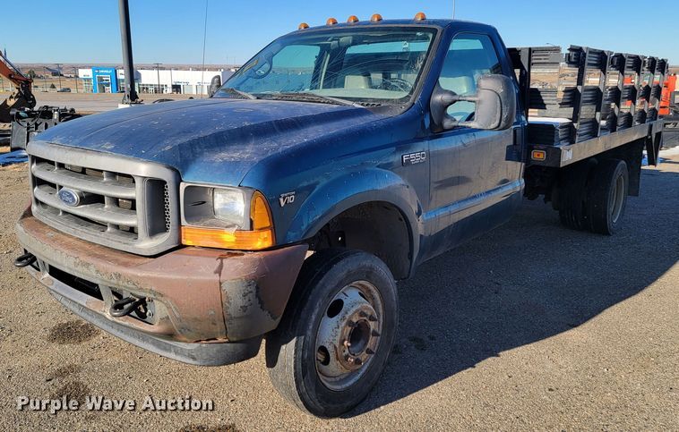 image for item LL9767 2001 Ford F550 Super Duty  flatbed truck