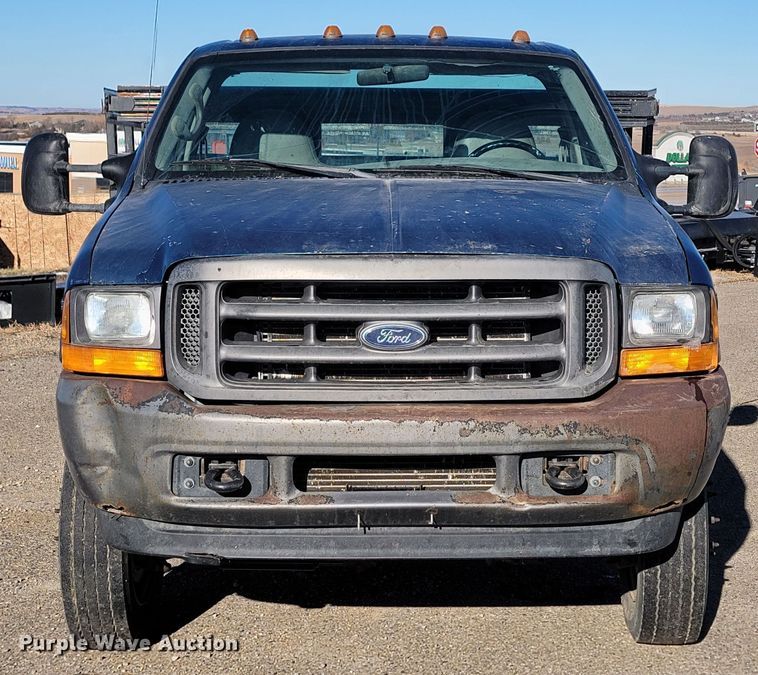 image for item LL9767 2001 Ford F550 Super Duty  flatbed truck