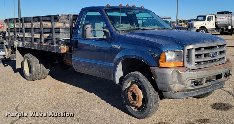 image for item LL9767 2001 Ford F550 Super Duty  flatbed truck