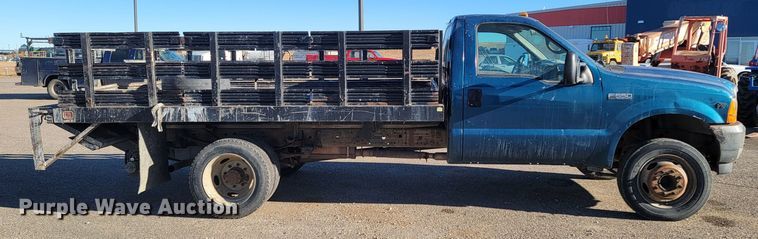 image for item LL9767 2001 Ford F550 Super Duty  flatbed truck