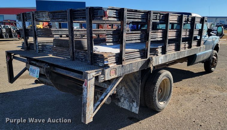 image for item LL9767 2001 Ford F550 Super Duty  flatbed truck