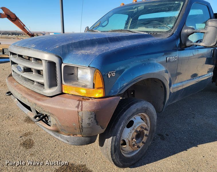 image for item LL9767 2001 Ford F550 Super Duty  flatbed truck