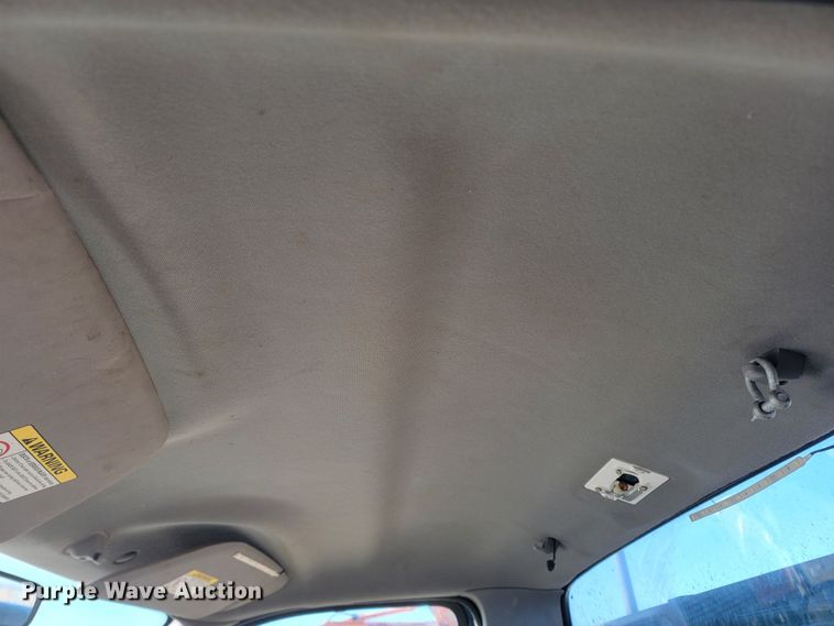 image for item LL9767 2001 Ford F550 Super Duty  flatbed truck