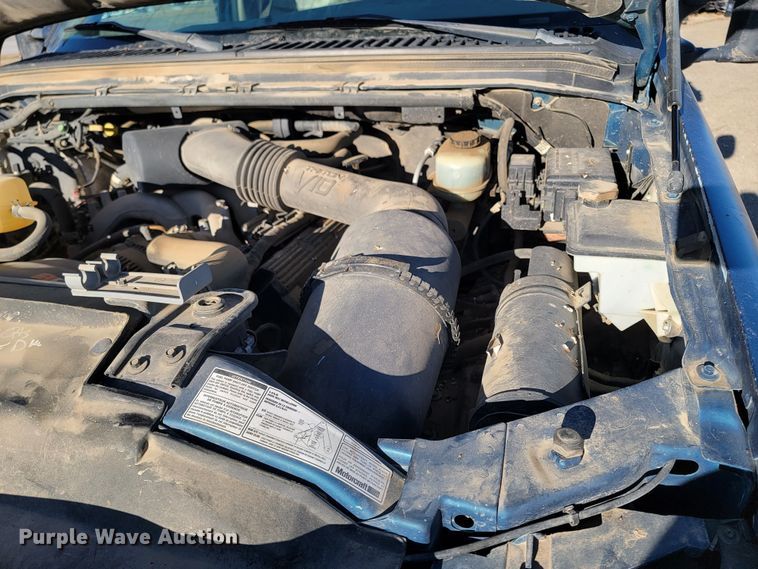 image for item LL9767 2001 Ford F550 Super Duty  flatbed truck