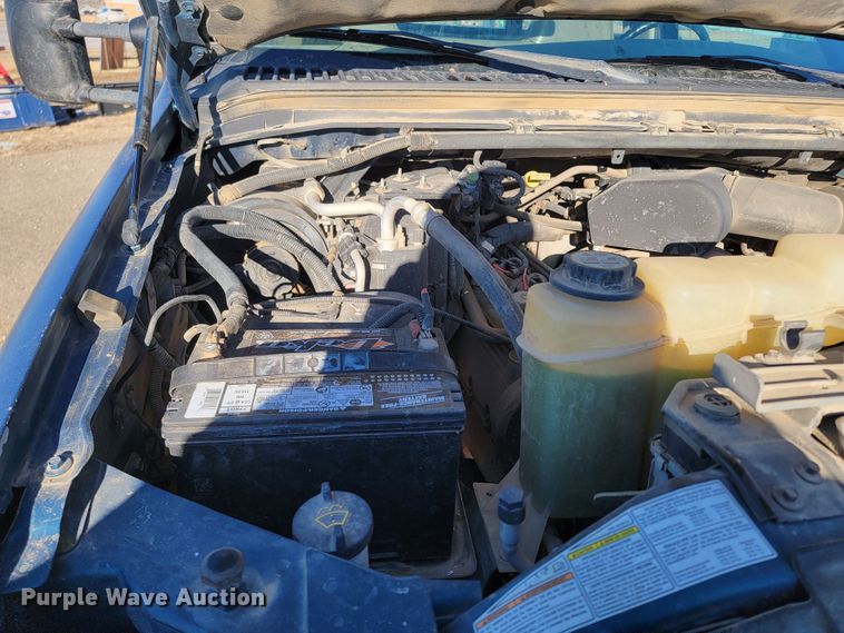 image for item LL9767 2001 Ford F550 Super Duty  flatbed truck