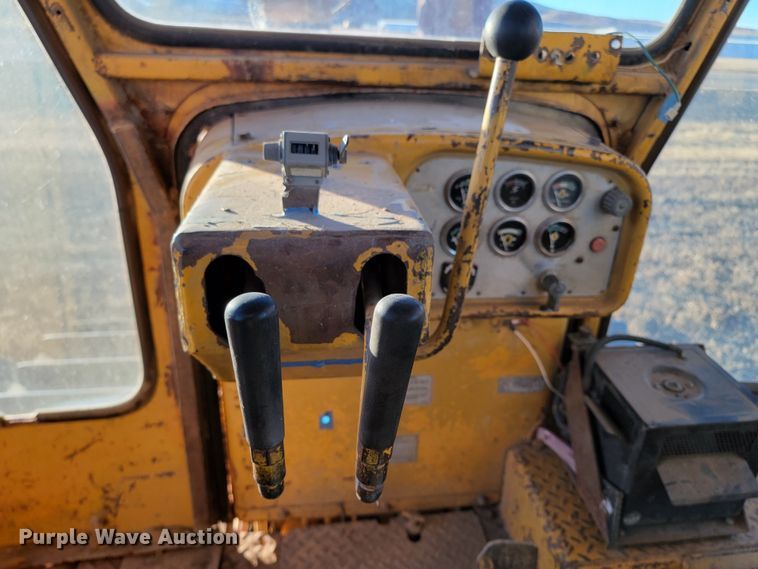 image for item LL9781 1973 Caterpillar D9G  dozer