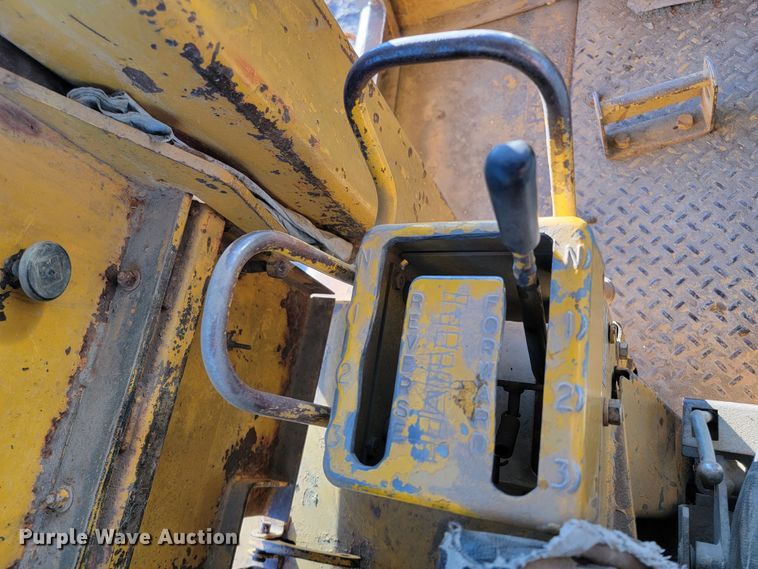 image for item LL9781 1973 Caterpillar D9G  dozer