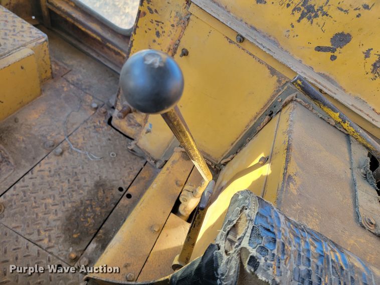 image for item LL9781 1973 Caterpillar D9G  dozer