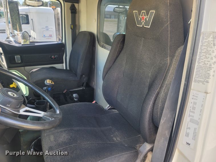 image for item LM9776 2016 Western Star 4700SF  dump truck