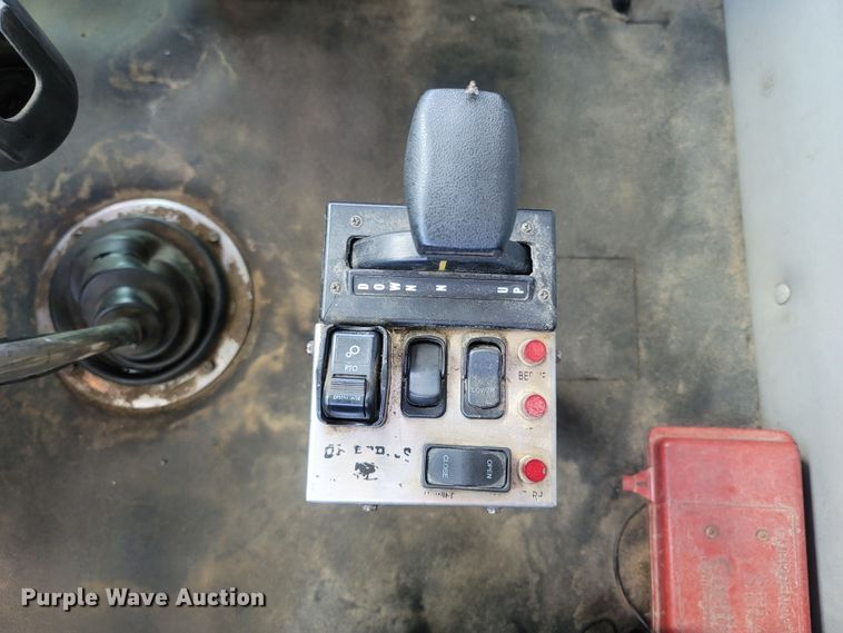 image for item LM9776 2016 Western Star 4700SF  dump truck