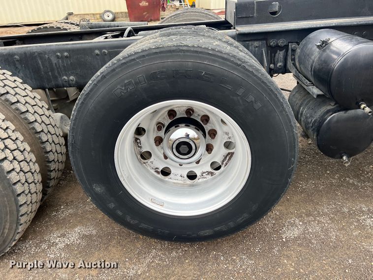 image for item LM9776 2016 Western Star 4700SF  dump truck