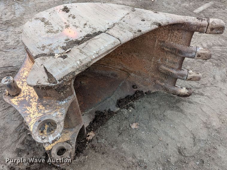 image for item LP9123 30"W excavator bucket