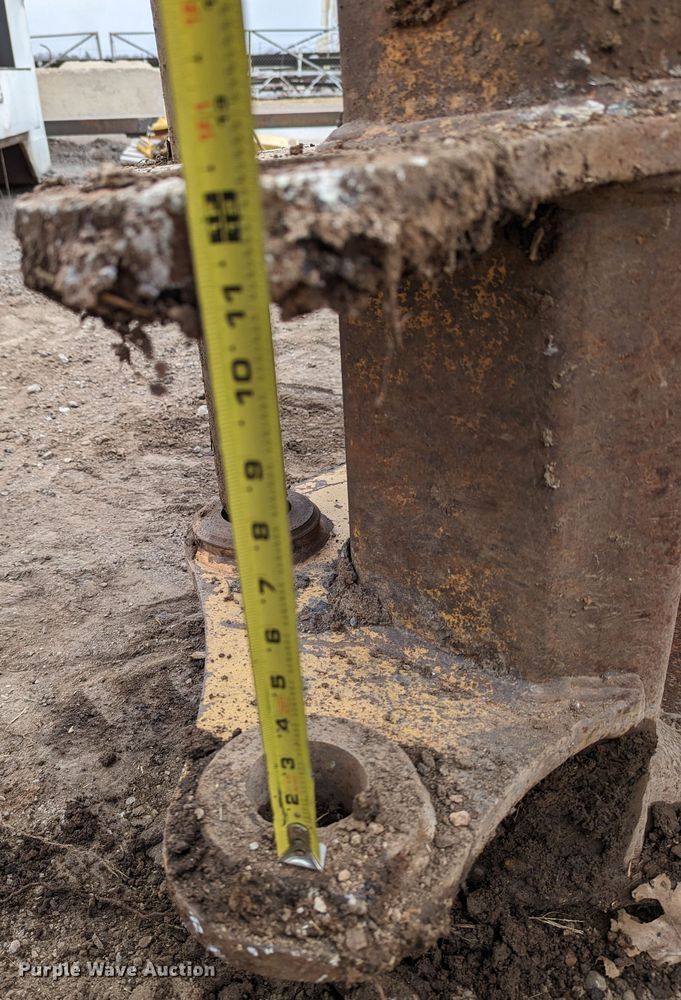 image for item LP9123 30"W excavator bucket