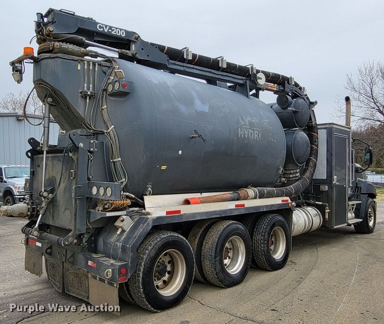 image for item LR9092 2014 Caterpillar CT660 tri-drive hydrovac truck