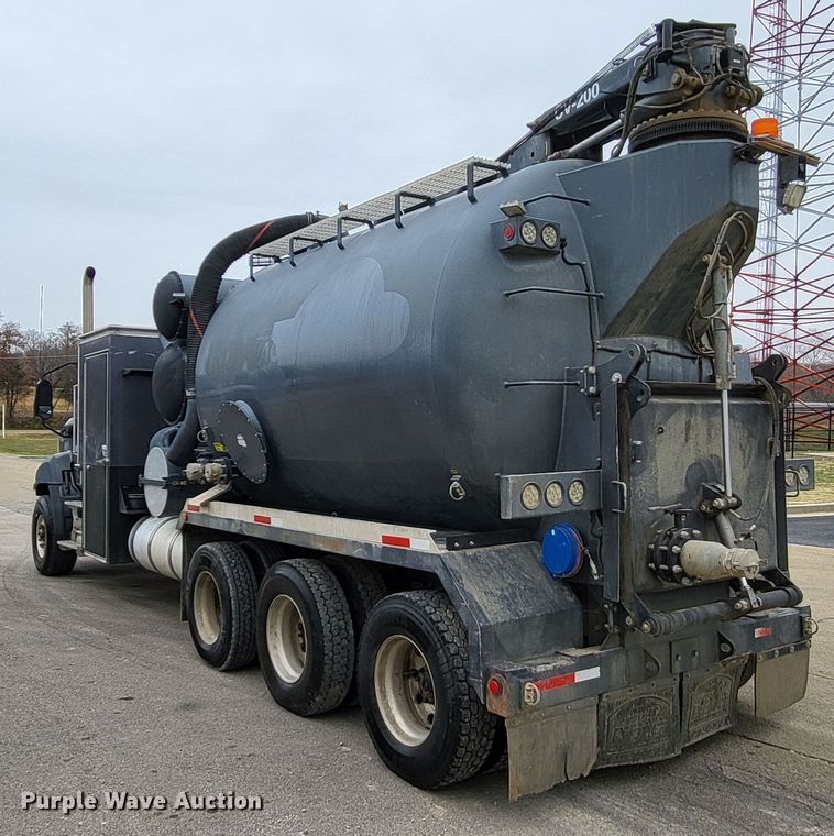 image for item LR9092 2014 Caterpillar CT660 tri-drive hydrovac truck