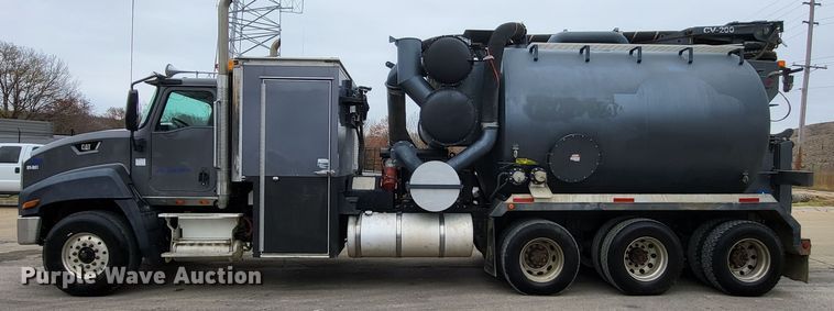 image for item LR9092 2014 Caterpillar CT660 tri-drive hydrovac truck