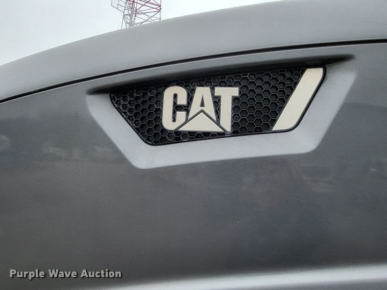 image for item LR9092 2014 Caterpillar CT660 tri-drive hydrovac truck