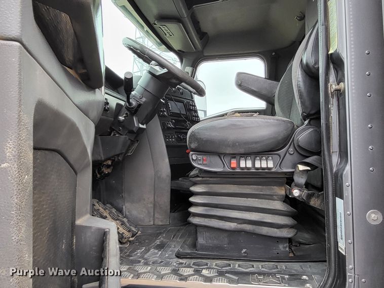 image for item LR9092 2014 Caterpillar CT660 tri-drive hydrovac truck