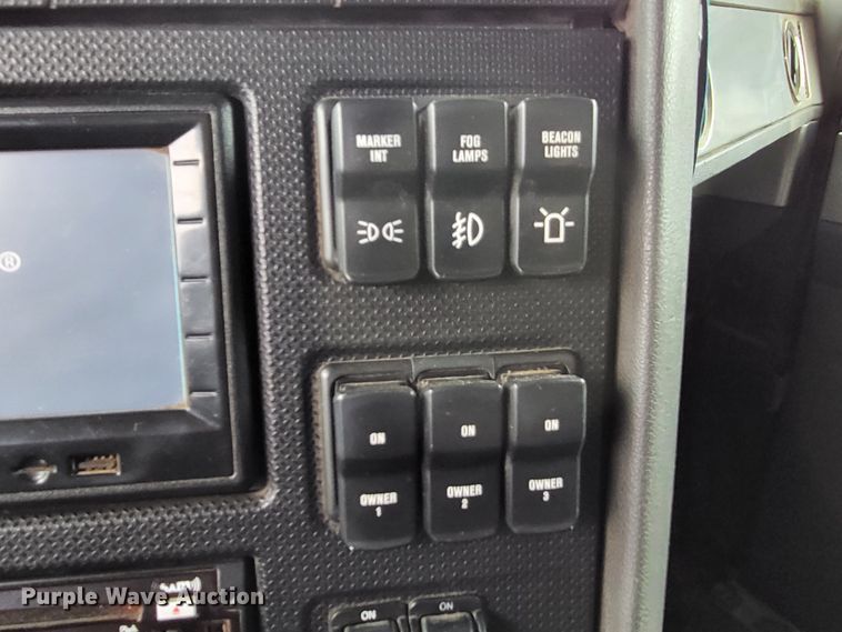 image for item LR9092 2014 Caterpillar CT660 tri-drive hydrovac truck