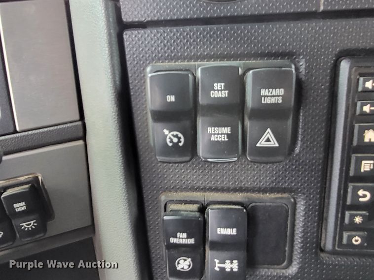 image for item LR9092 2014 Caterpillar CT660 tri-drive hydrovac truck