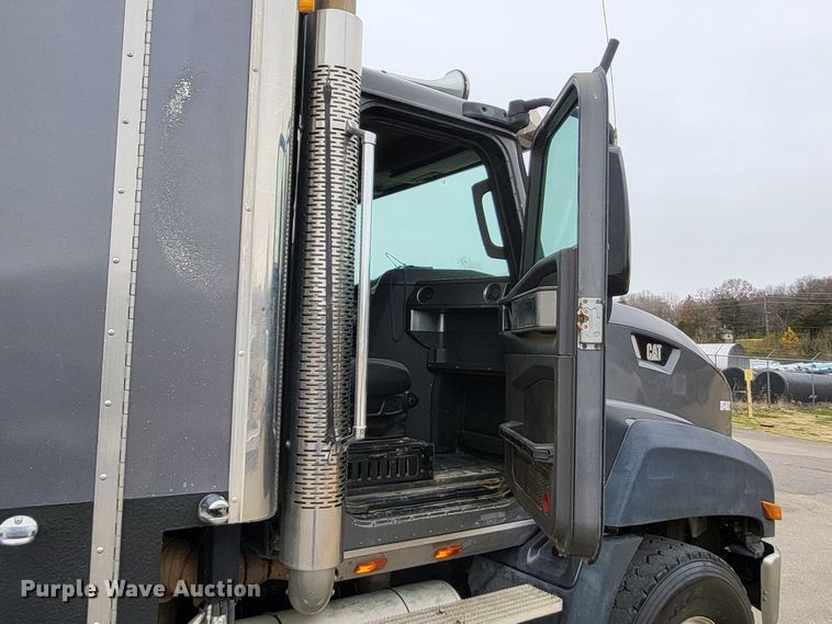 image for item LR9092 2014 Caterpillar CT660 tri-drive hydrovac truck