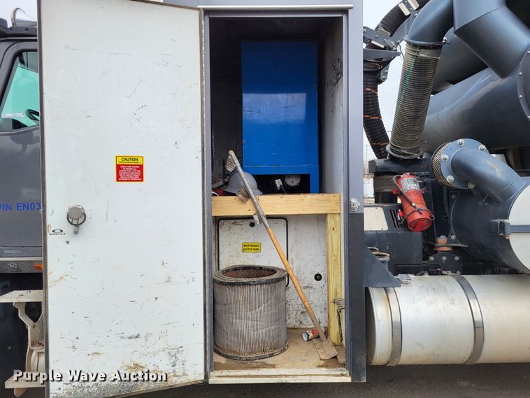 image for item LR9092 2014 Caterpillar CT660 tri-drive hydrovac truck