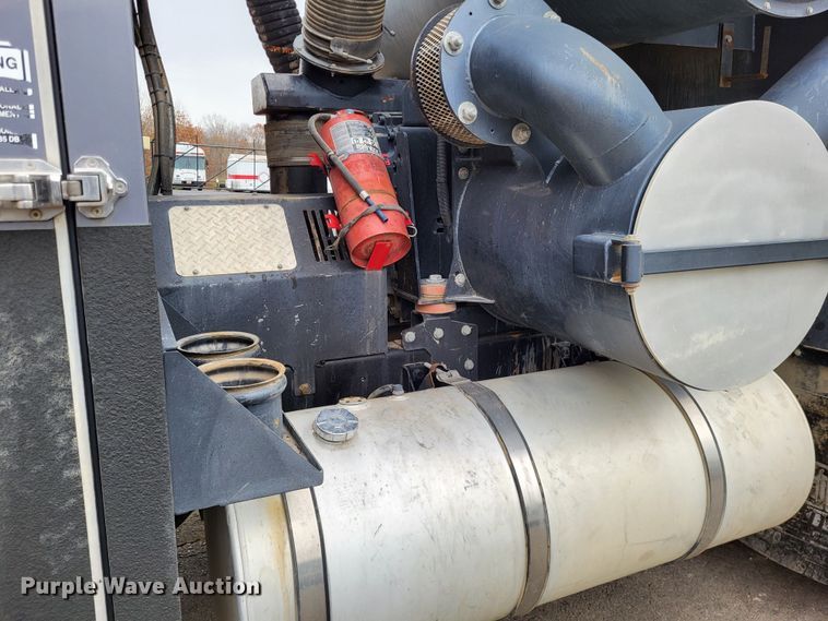 image for item LR9092 2014 Caterpillar CT660 tri-drive hydrovac truck