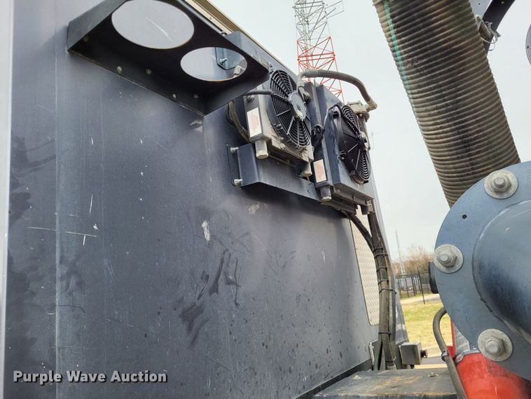 image for item LR9092 2014 Caterpillar CT660 tri-drive hydrovac truck