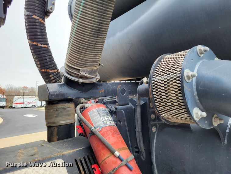 image for item LR9092 2014 Caterpillar CT660 tri-drive hydrovac truck