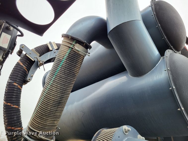 image for item LR9092 2014 Caterpillar CT660 tri-drive hydrovac truck