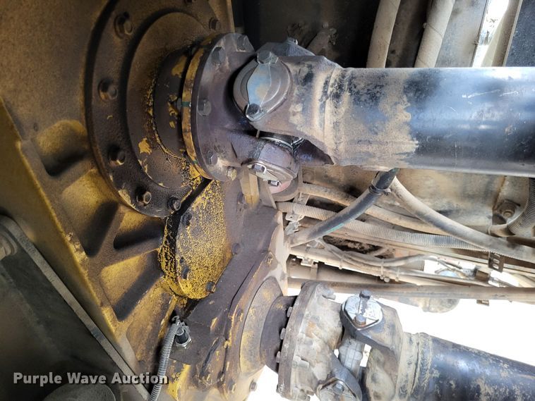 image for item LR9092 2014 Caterpillar CT660 tri-drive hydrovac truck