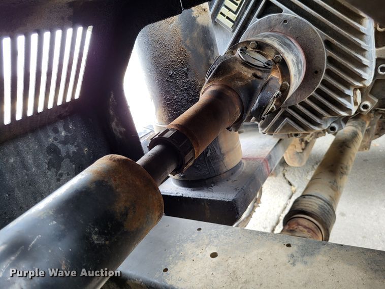 image for item LR9092 2014 Caterpillar CT660 tri-drive hydrovac truck