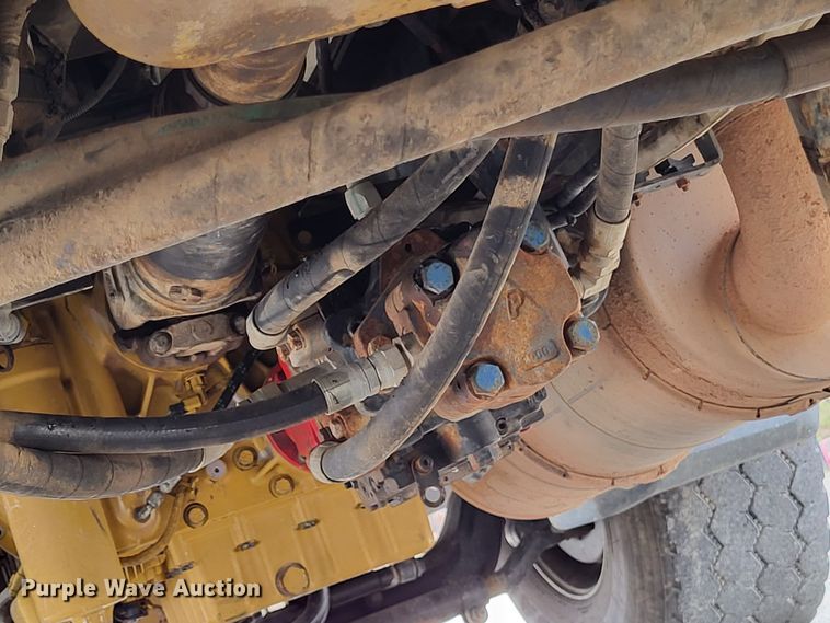 image for item LR9092 2014 Caterpillar CT660 tri-drive hydrovac truck