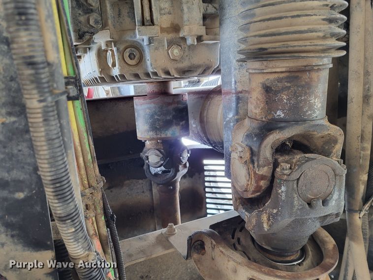 image for item LR9092 2014 Caterpillar CT660 tri-drive hydrovac truck