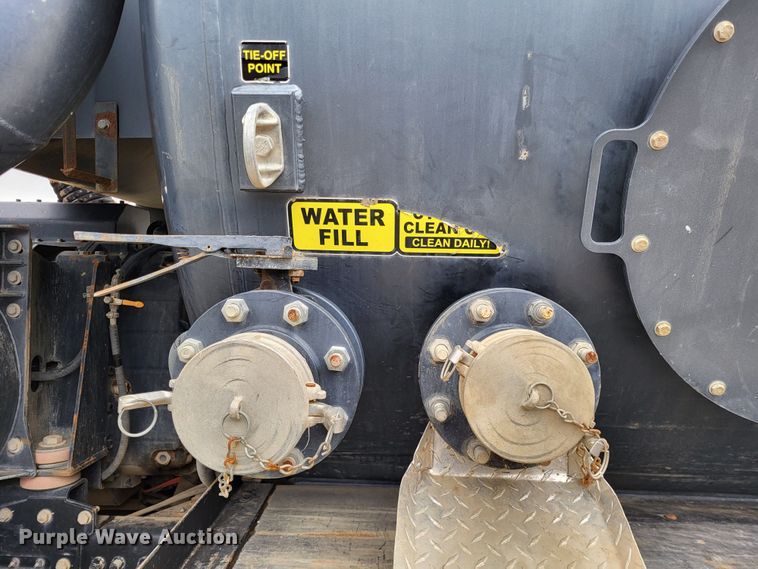 image for item LR9092 2014 Caterpillar CT660 tri-drive hydrovac truck